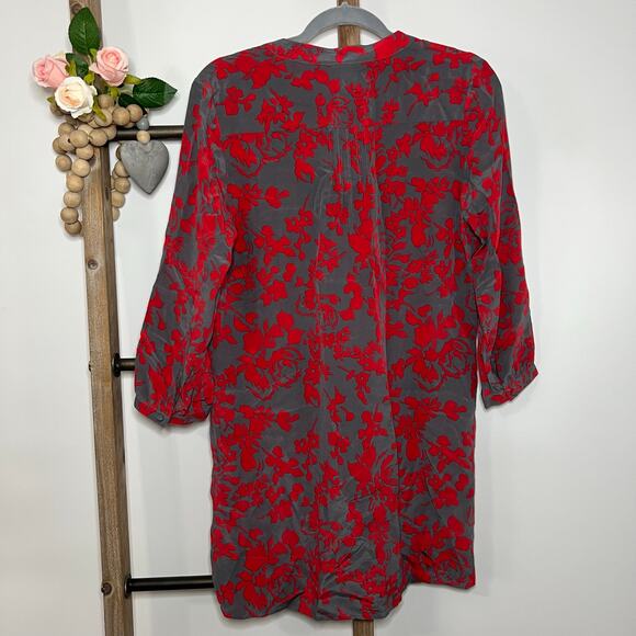 Fossil Red Gray 3/4 Sleeve V Neck Silk Blouse Size Medium - Picture 5 of 9